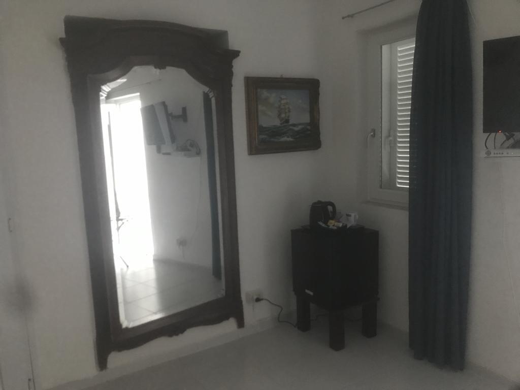 Cala Cavone Guest House Ponza Exteriör bild
